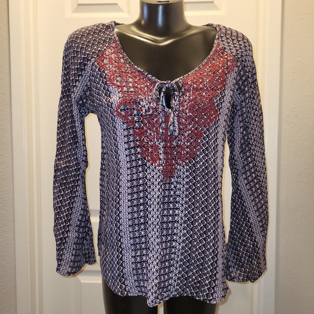 Angie 100% Rayon Women's Bell‎ Sleeved Top Embroidered Black & Gray Size M